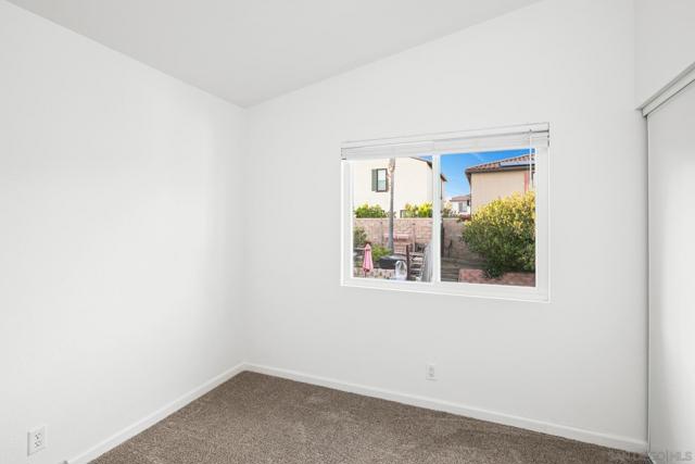 1614 Wesley Way, Vista CA: https://media.crmls.org/mediaz/0101bb10-285f-4553-8717-665dfb86a06b.jpg