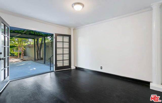 508 N San Vicente Boulevard, West Hollywood CA: https://media.crmls.org/mediaz/01021ff9-b801-465d-984a-ab84ab5f481b.jpg