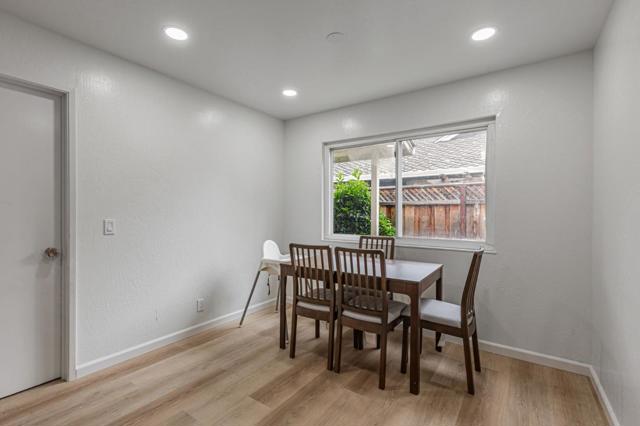 Image 12 of 31 For 2337 Walden Square