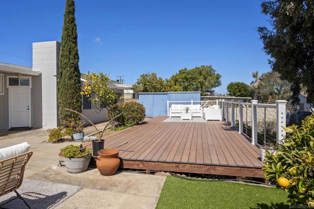 3833 Tomahawk Ln, San Diego CA: https://media.crmls.org/mediaz/0102dac5-2187-44c2-affc-1cd6e30b9ead.jpg