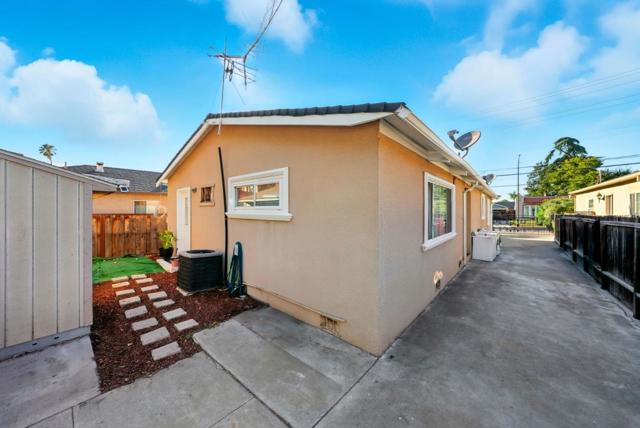 842 E Julian Street, San Jose CA: https://media.crmls.org/mediaz/010350f2-1590-4c72-a6e6-935e85980797.jpg