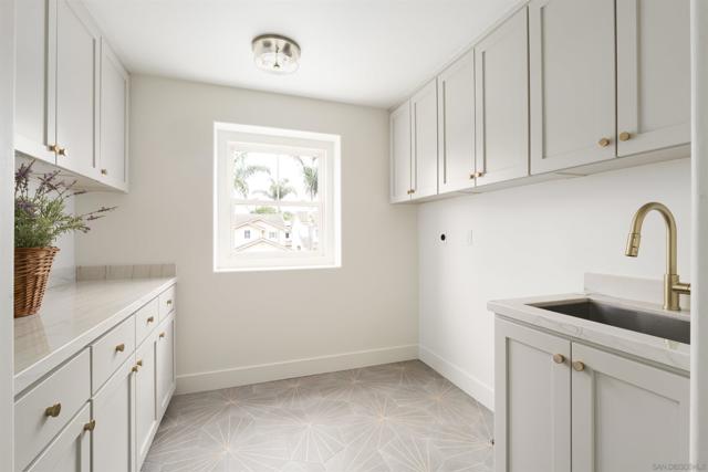 5077 Ashberry, Carlsbad CA: https://media.crmls.org/mediaz/0103719c-0b00-4003-b23f-1d0b401f67dd.jpg