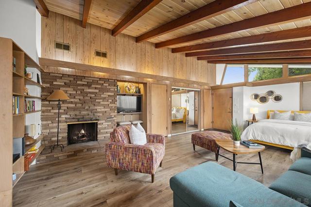 4316 Haines St, San Diego CA: https://media.crmls.org/mediaz/01039f60-f84d-47b8-b87f-c651aed68120.jpg