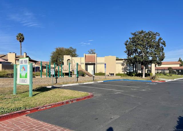 Image 3 of 32 For 1540 Grandon Ave