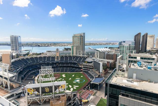 350 11Th Avenue, San Diego CA: https://media.crmls.org/mediaz/01046989-c833-42eb-9613-adefc9898a26.jpg