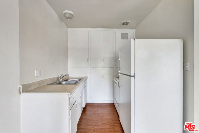 4412 Lockwood Avenue, Los Angeles CA: https://media.crmls.org/mediaz/0104a91d-2cb0-4ddd-8d97-fc045e29ae05.jpg