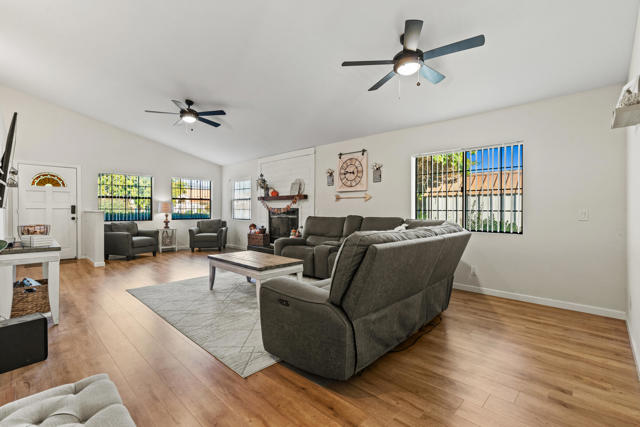 3773 English Drive, Hemet CA: https://media.crmls.org/mediaz/01053e8f-a5b6-497c-8c6f-314e09177be1.jpg