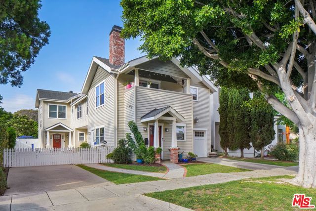 4224 Madison Avenue, Culver City CA: https://media.crmls.org/mediaz/01054e07-d1c1-4c26-b355-ebb49eed0f5a.jpg