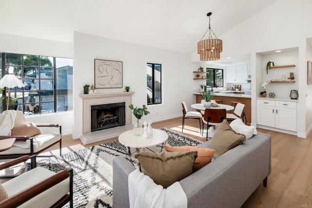 Detail Gallery Image 4 of 47 For 4085 Crystal Dawn Ln #201,  San Diego,  CA 92122 - 2 Beds | 2 Baths