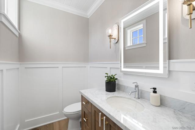 466 Westbourne St, La Jolla CA: https://media.crmls.org/mediaz/0106753a-c42e-44a4-a50b-34f405e47524.jpg