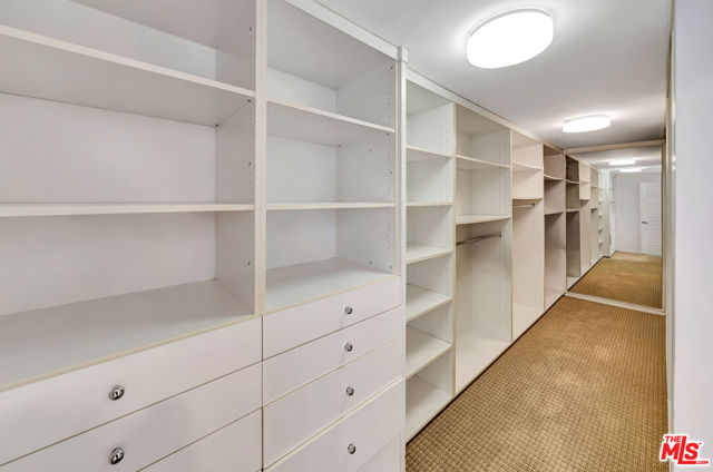 14916 Hesby Street, Sherman Oaks CA: https://media.crmls.org/mediaz/01067fb7-f676-469a-91c3-690674661558.jpg