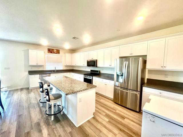 32757 Marin fields, Winchester CA: https://media.crmls.org/mediaz/0106957a-87ce-444d-9121-7484d4da82c1.jpg
