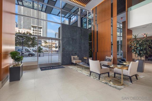 1388 Kettner Blvd, San Diego CA: https://media.crmls.org/mediaz/0106eb72-5043-4d0b-a2f5-b2ab5cefd163.jpg