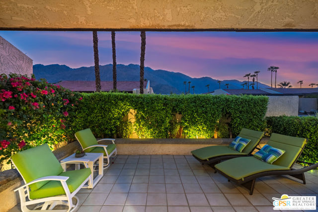 1346 E Andreas Road, Palm Springs CA: https://media.crmls.org/mediaz/010716b6-4415-49c1-b923-a95a9ef0fe69.jpg