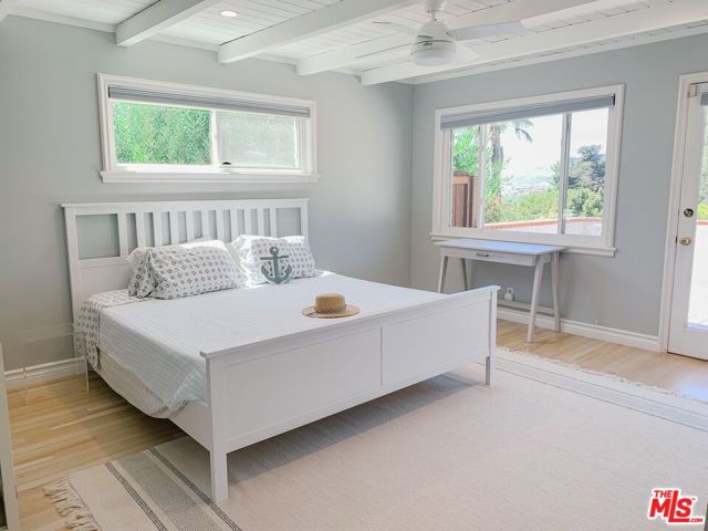 251 Monte Grigio Drive, Pacific Palisades CA: https://media.crmls.org/mediaz/01078316-2f76-4f6c-a175-b41c7828157b.jpg