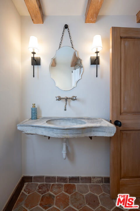 791 Nyes Place, Laguna Beach CA: https://media.crmls.org/mediaz/01078cd2-5de1-4787-a6cc-344824f3da63.jpg