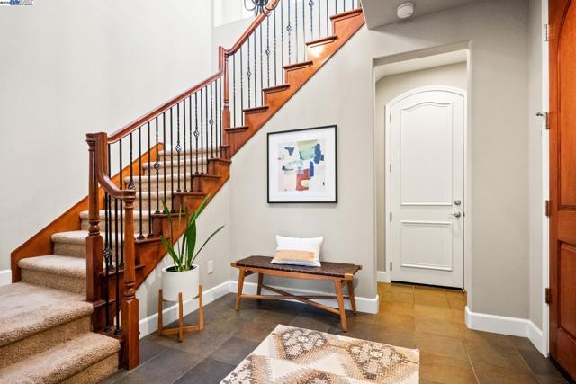 1736 Cottswald St, Danville CA: https://media.crmls.org/mediaz/0107f476-3ab2-4a70-bc0d-b52d26b19688.jpg