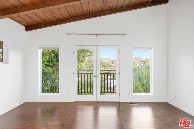 3476 Troy Drive, Los Angeles CA: https://media.crmls.org/mediaz/01080e6e-eb72-4f61-b485-6dca74a0bbdb.jpg