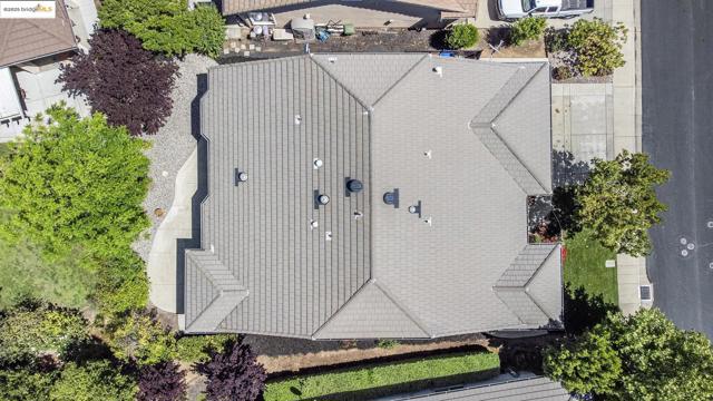 1012 Centennial Drive, Brentwood CA: https://media.crmls.org/mediaz/01081d6e-f2dc-4ee5-840a-291d36dbaeaa.jpg