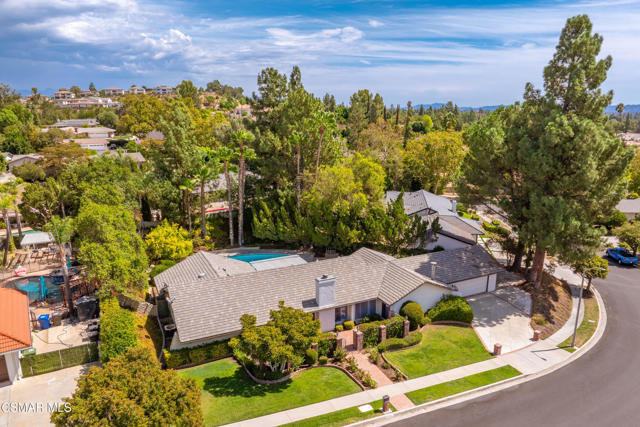 20027 Hiawatha Street, Chatsworth CA: https://media.crmls.org/mediaz/01084856-0d54-4649-825c-7cf1cd447576.jpg