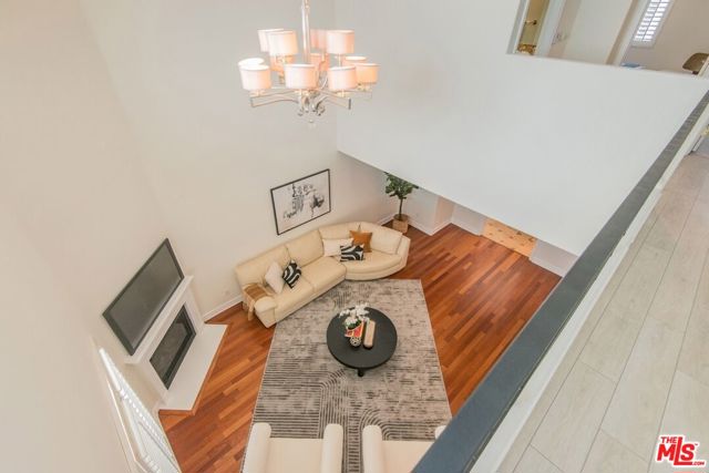 1747 S Barrington Avenue, Los Angeles CA: https://media.crmls.org/mediaz/01086daf-fbff-43f8-9e2c-11c7b05fb464.jpg