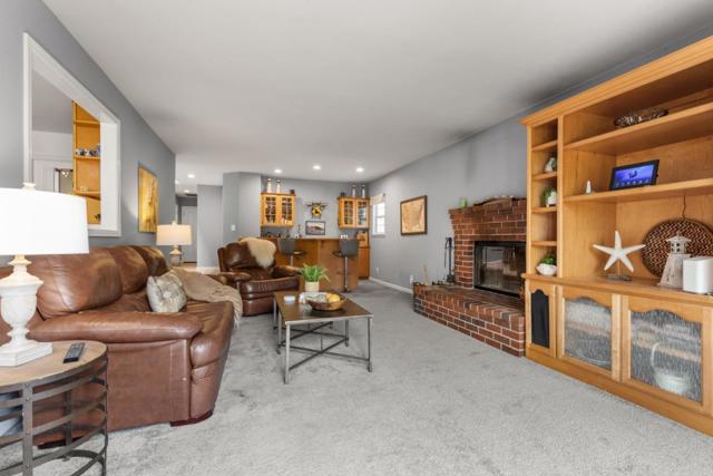 315 Valdez Avenue, Half Moon Bay CA: https://media.crmls.org/mediaz/0108a312-a1bd-45e9-b685-470d291b3e64.jpg