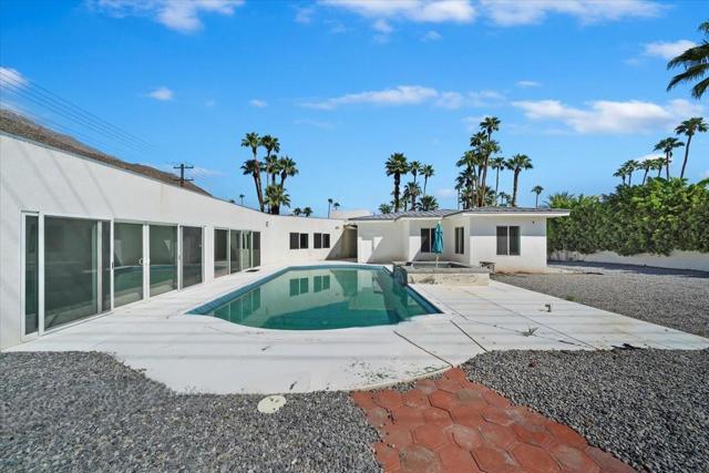 291 W Lilliana Drive, Palm Springs CA: https://media.crmls.org/mediaz/0108e3e6-3d7f-46d2-8a78-88bc5623ba3c.jpg