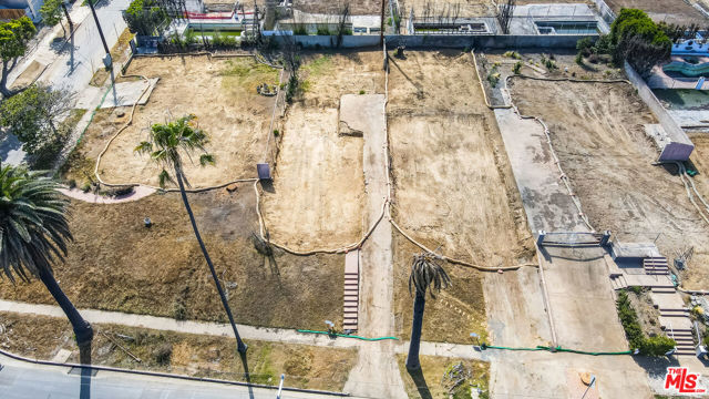 709 Swarthmore Avenue, Pacific Palisades CA: https://media.crmls.org/mediaz/01092ae0-d45e-49a7-a561-39e85d904db6.jpg