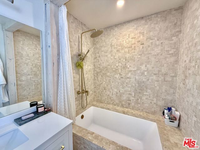 6000 Coldwater Canyon Avenue, 2 photo 2