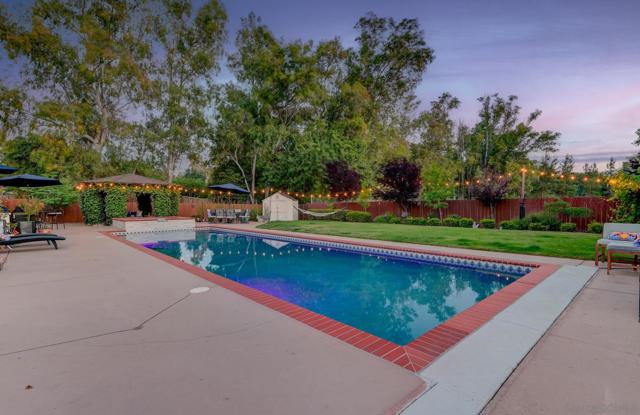13555 Sagewood Dr, Poway CA: https://media.crmls.org/mediaz/01095492-824a-403d-b7bf-dca4acf30712.jpg