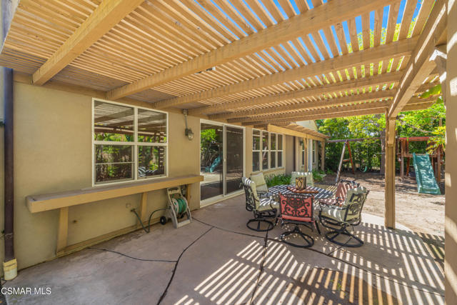 3249 Springbrook Street, Thousand Oaks CA: https://media.crmls.org/mediaz/0109750a-5200-42b2-ad1a-2e20dc561df6.jpg
