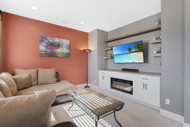 691 Toledo Drive, Hollister CA: https://media.crmls.org/mediaz/01097bf1-564e-45ec-ab58-5bf27915ea5d.jpg