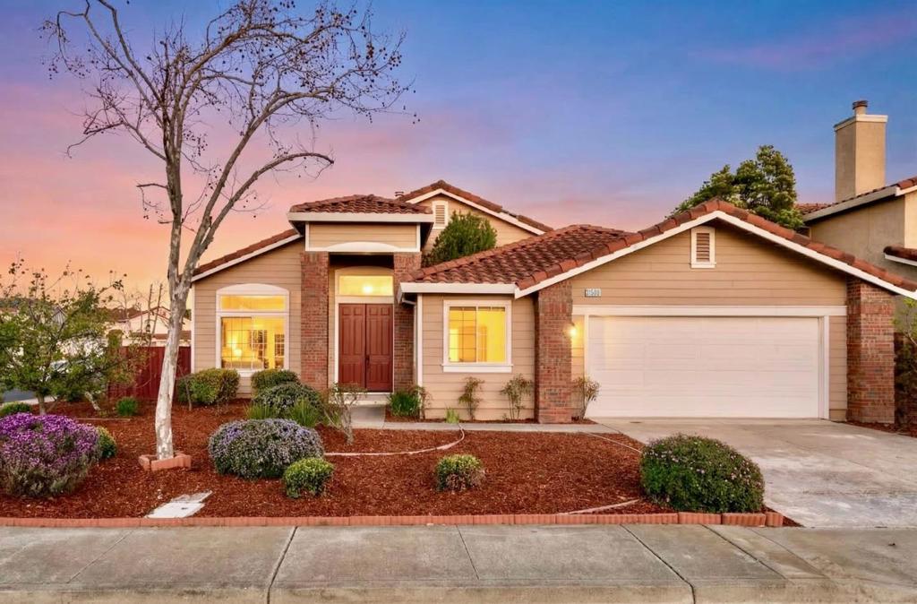 31500 Silvertide Drive