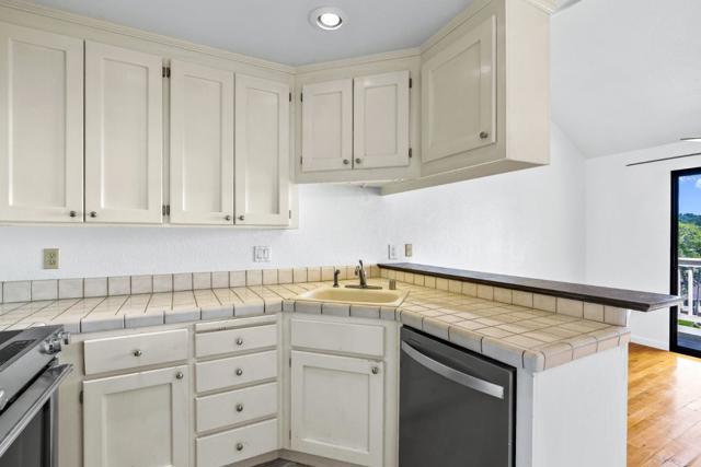 17 Carriage Lane, Scotts Valley CA: https://media.crmls.org/mediaz/010a0327-811b-4927-b9ca-114895f7c1b6.jpg
