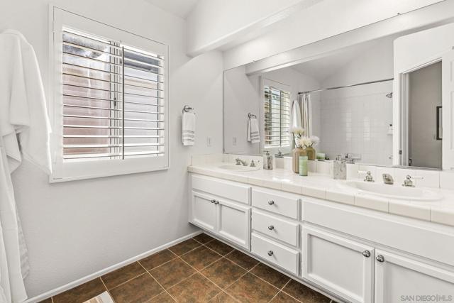 12177 Via Milano, San Diego CA: https://media.crmls.org/mediaz/010a8017-3bbf-488e-9fee-9de304c506eb.jpg