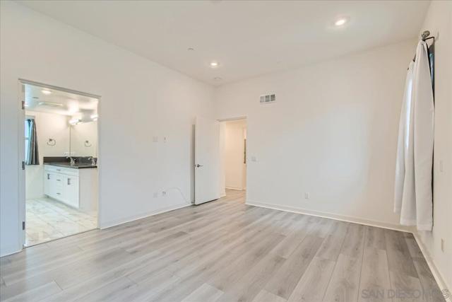 3128 Canon St, San Diego CA: https://media.crmls.org/mediaz/010ab2da-cded-444c-9b5f-ab7269ba63d5.jpg