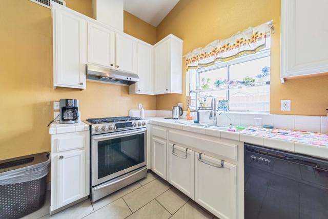 13714 Deleon Avenue, Gustine CA: https://media.crmls.org/mediaz/010acd45-7a01-4c4f-99b2-cd1fc3ea28a0.jpg