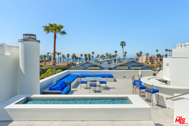 2224 Main Street, Santa Monica CA: https://media.crmls.org/mediaz/010b607f-8c1c-48eb-a2c0-5081674a218e.jpg