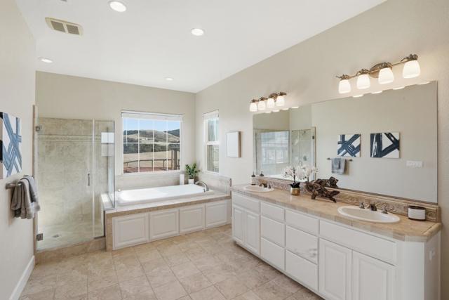 979 Via Rodriguez, San Juan Bautista CA: https://media.crmls.org/mediaz/010b6b07-5d5a-4d79-b738-27a4e3635c4b.jpg