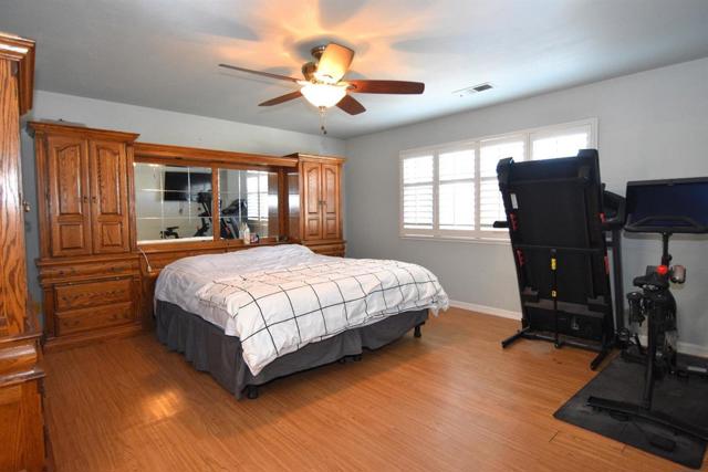 3611 Apple Blossom Lane, Turlock CA: https://media.crmls.org/mediaz/010b8d89-3f32-4566-9535-9f7a587f550c.jpg