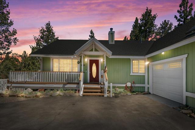 2737 Cedar Lane, Big Bear CA: https://media.crmls.org/mediaz/010bb3cb-4460-4f1e-a058-b23c482af80d.jpg