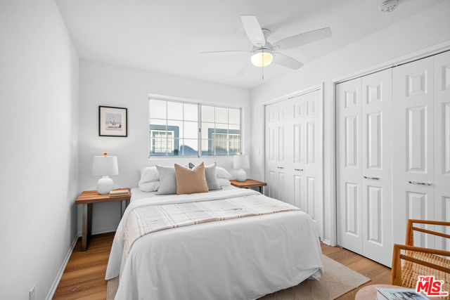 3949 Bentley Avenue, Culver City CA: https://media.crmls.org/mediaz/010bdc37-3c95-40ba-a5f1-57be7b052461.jpg