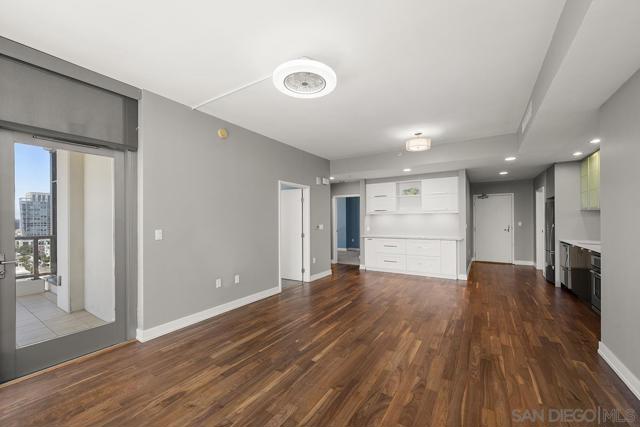 575 6th Avenue, San Diego CA: https://media.crmls.org/mediaz/010c45c5-7a70-45fa-9c58-8b9e3322898c.jpg