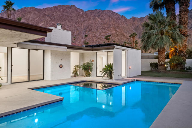 46428 War Bonnet Circle, Indian Wells CA: https://media.crmls.org/mediaz/010ce7cd-10f0-4eaf-aeb6-9485e7154b55.jpg