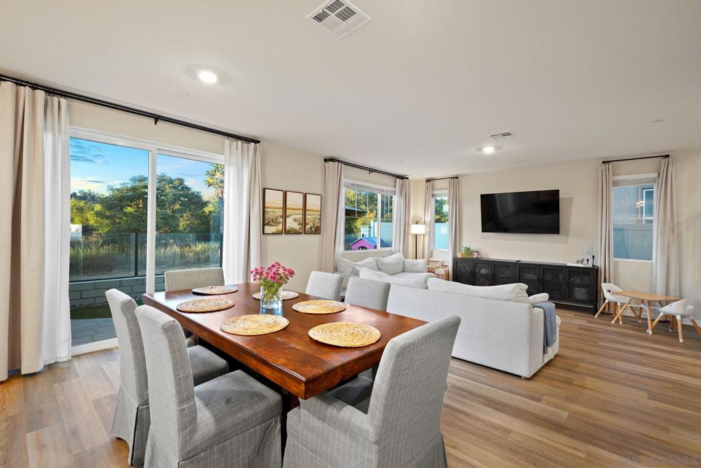 MLS #250034998SD image #9