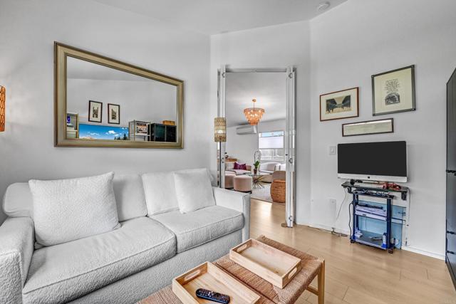6503 Friendly Place, Carlsbad CA: https://media.crmls.org/mediaz/010d2b22-cc80-4c0b-a207-9948673d93e1.jpg