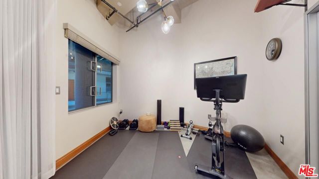1130 S Flower Street, Los Angeles CA: https://media.crmls.org/mediaz/010d581e-9a70-4ef5-a23b-75be01b2af9a.jpg