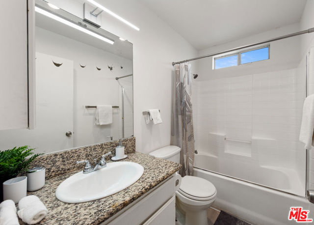 1540 N Bronson Avenue, Los Angeles CA: https://media.crmls.org/mediaz/010d6dab-0dec-40d6-903b-de8dd575f3a9.jpg