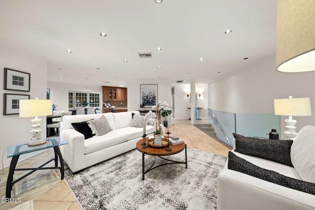 Detail Gallery Image 5 of 36 For 1038 Oban Dr, Los Angeles,  CA 90065 - 3 Beds | 3 Baths