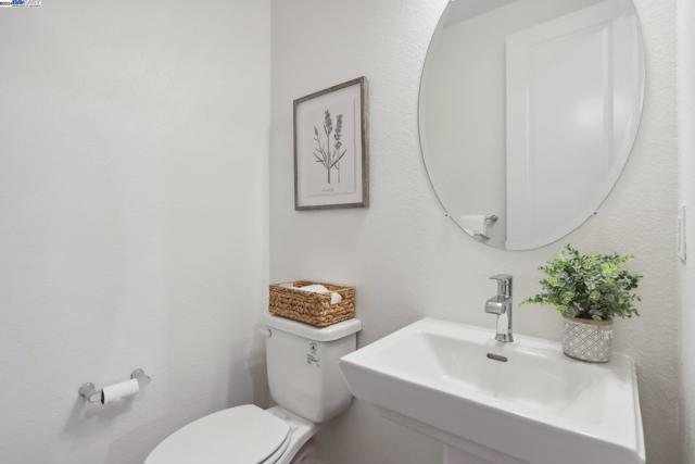 Image 16 of 46 For 239 N St  